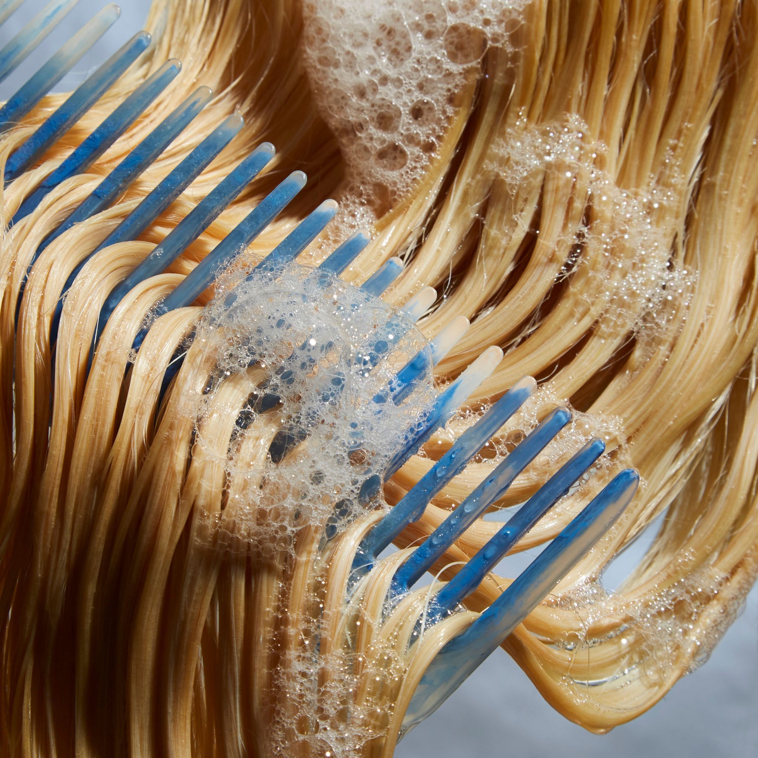 Model image of Bumble and Bumble Thickening Volume Shampoo variant: 2 fl oz (Travel)