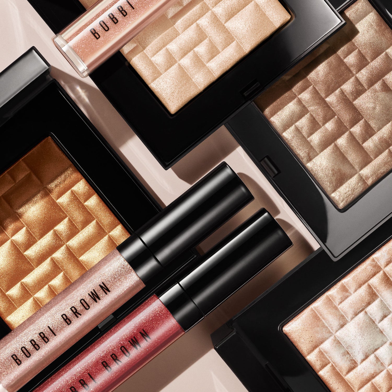 Image of product in the same collection as Bobbi Brown Highlighting Powder
