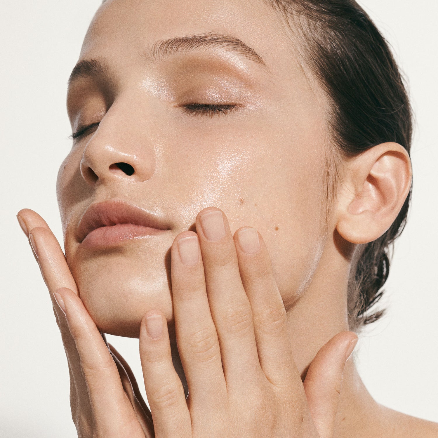 Model image of La Mer The Treatment Lotion variant: 3.4 oz