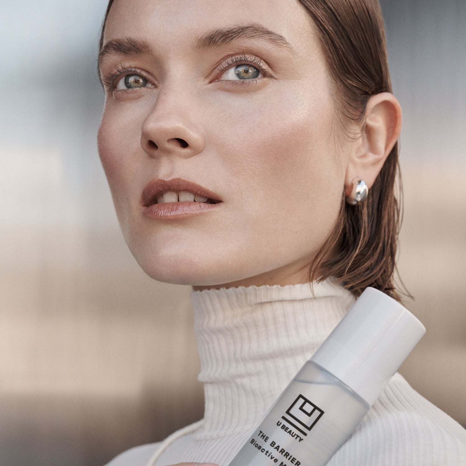 Model image of U Beauty The BARRIER Bioactive Mist