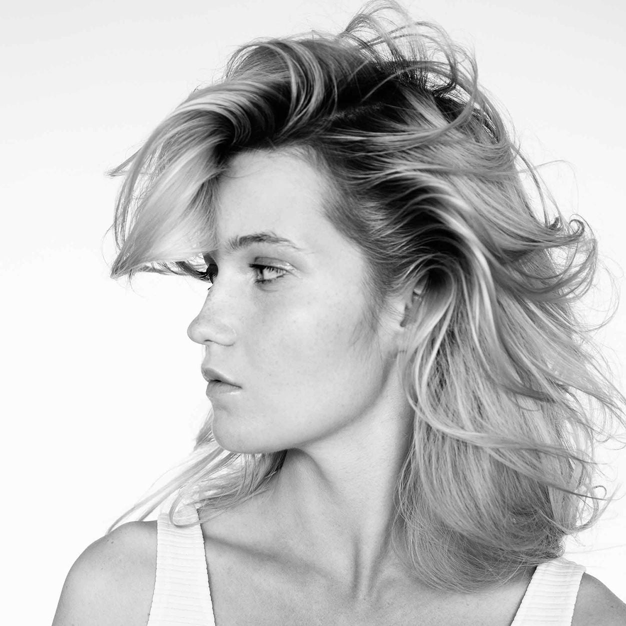 Model image of R+Co Dallas Thickening Spray variant: 8.5 fl oz