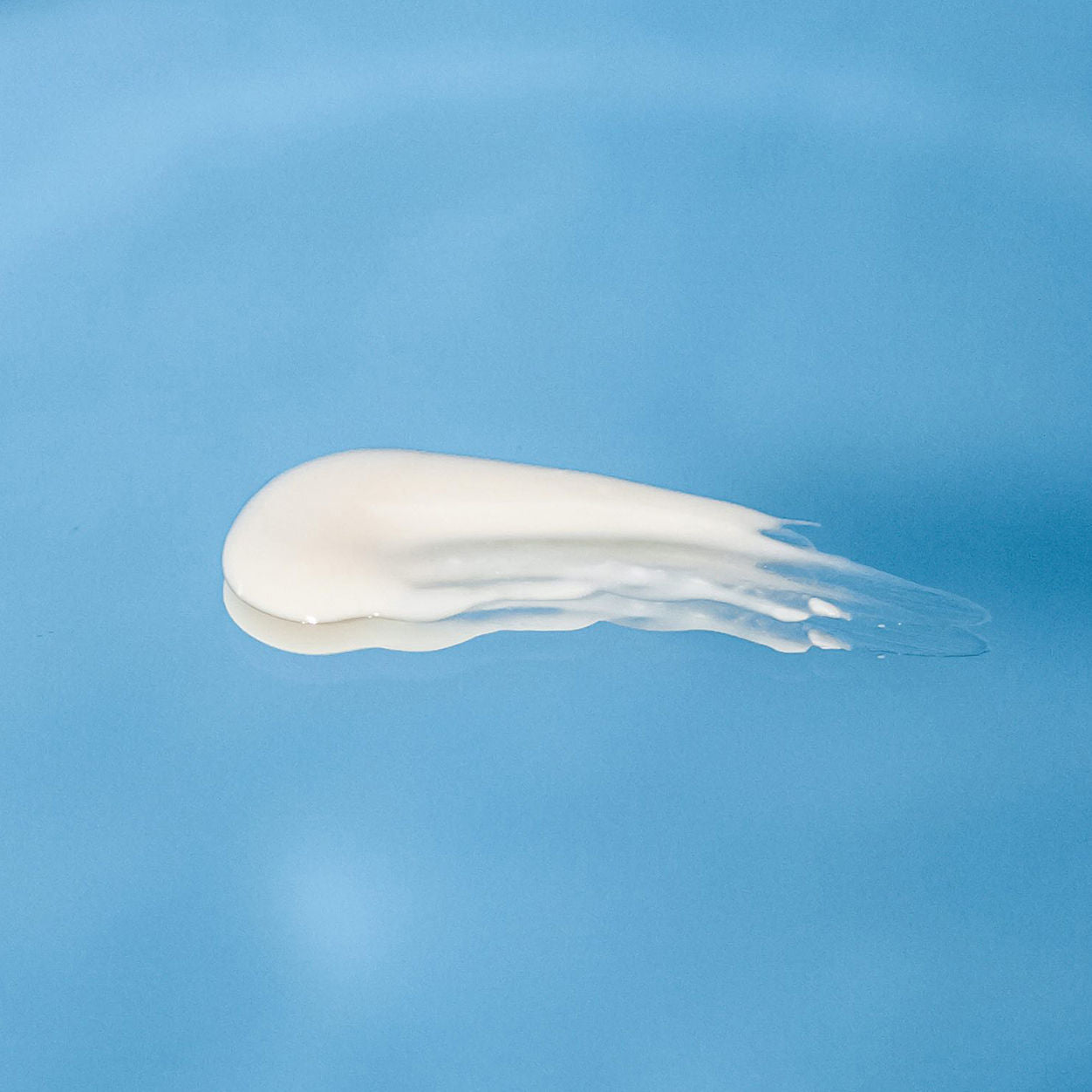 Swatch image of R+Co Dallas Biotin Thickening Conditioner variant: 33.8 fl oz