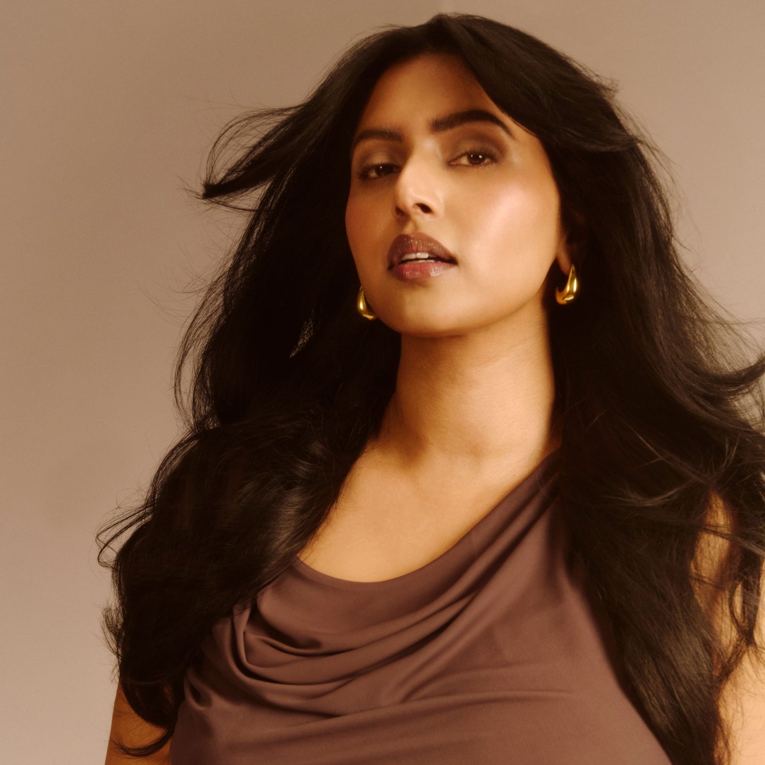 Model image of Oribe Dry Texturizing Spray variant: 2.2 oz