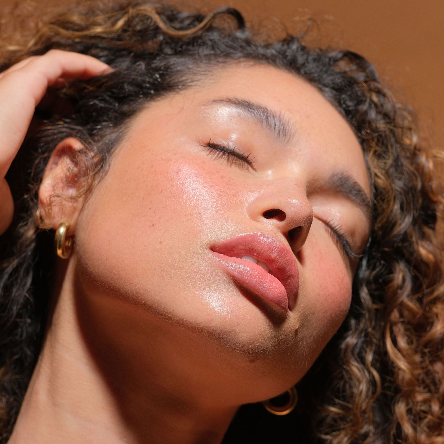 Model image of RMS Beauty Living Luminizer variant: Living