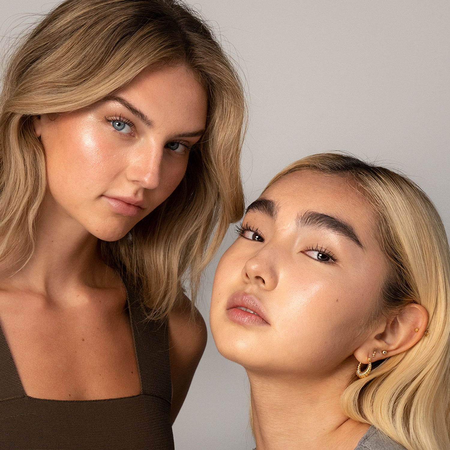 Model image of RMS Beauty Living Luminizer variant: Living