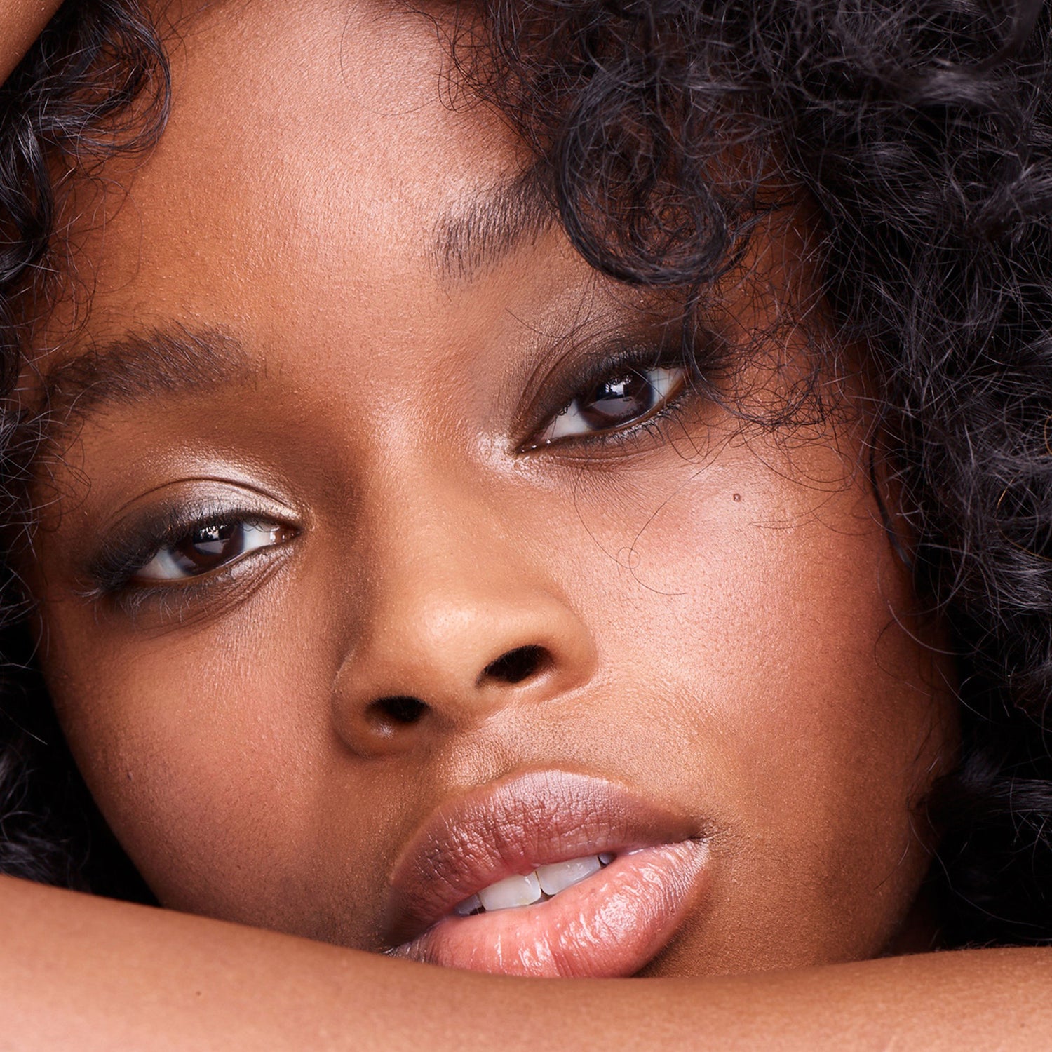 Model image of RMS Beauty Living Luminizer variant: Living