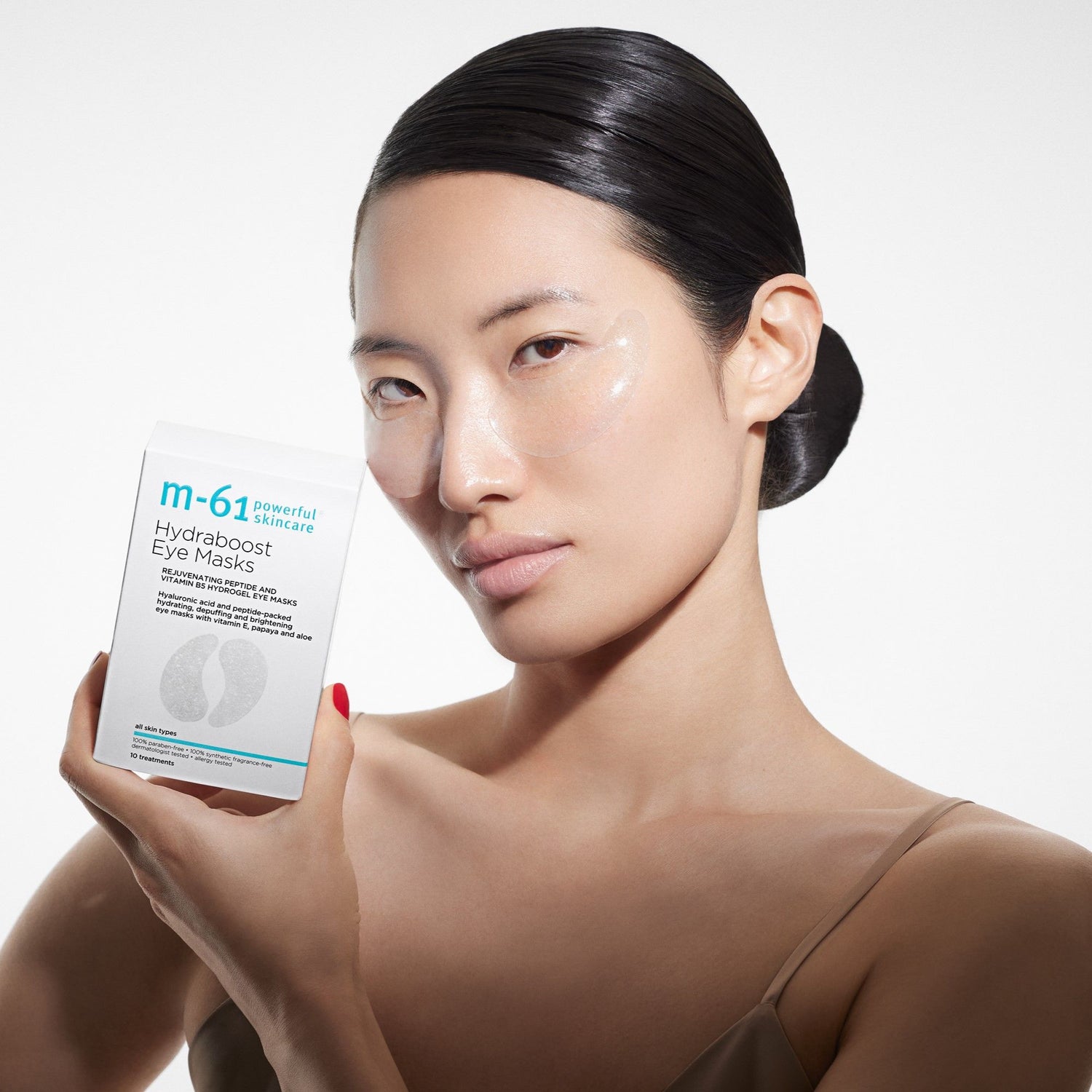 Model image of M-61 Hydraboost Eye Masks variant: 3 Treatments