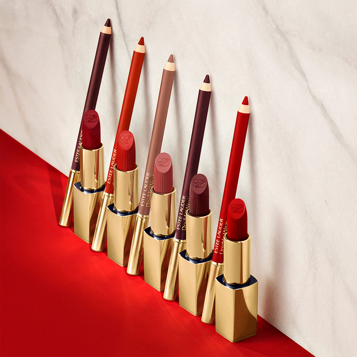 Lifestyle image of Estée Lauder Double Wear 24H Stay-in-Place Lip Liner