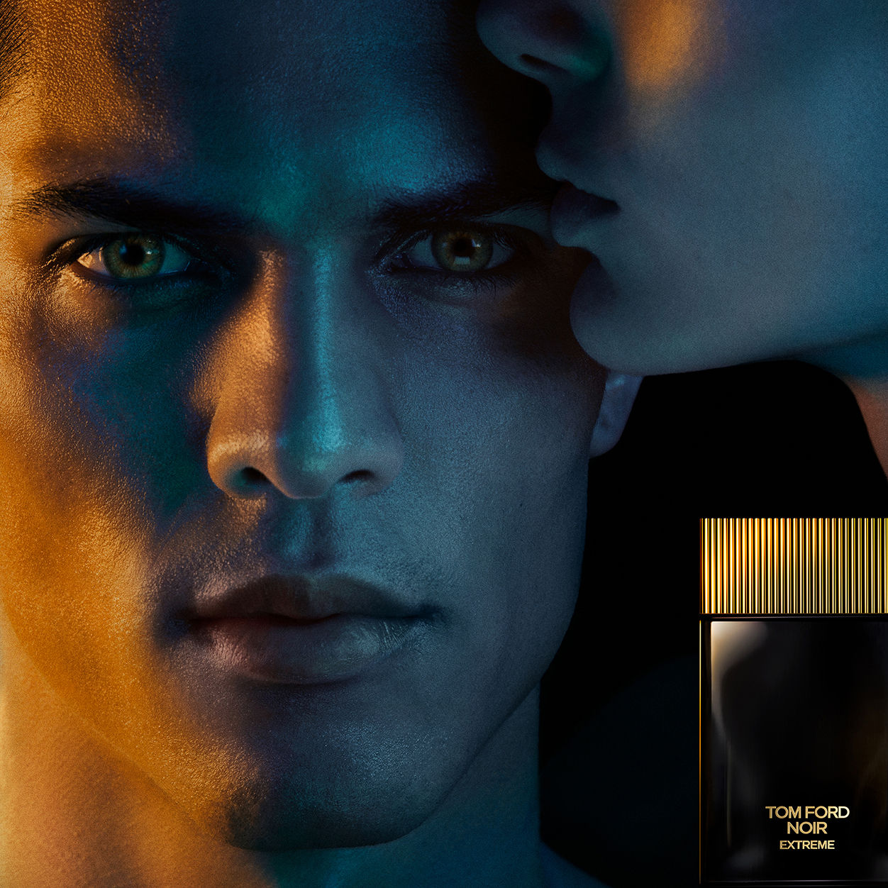 Model image of Tom Ford Noir Extreme Parfum variant: 1.7 fl oz