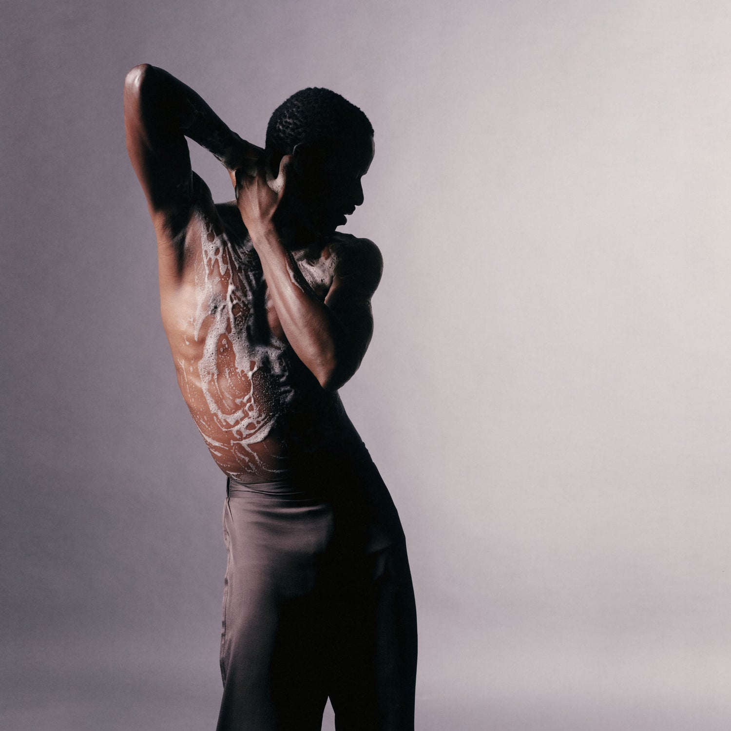 Model image of Aesop 16.9 fl oz variant: 16.9 fl oz