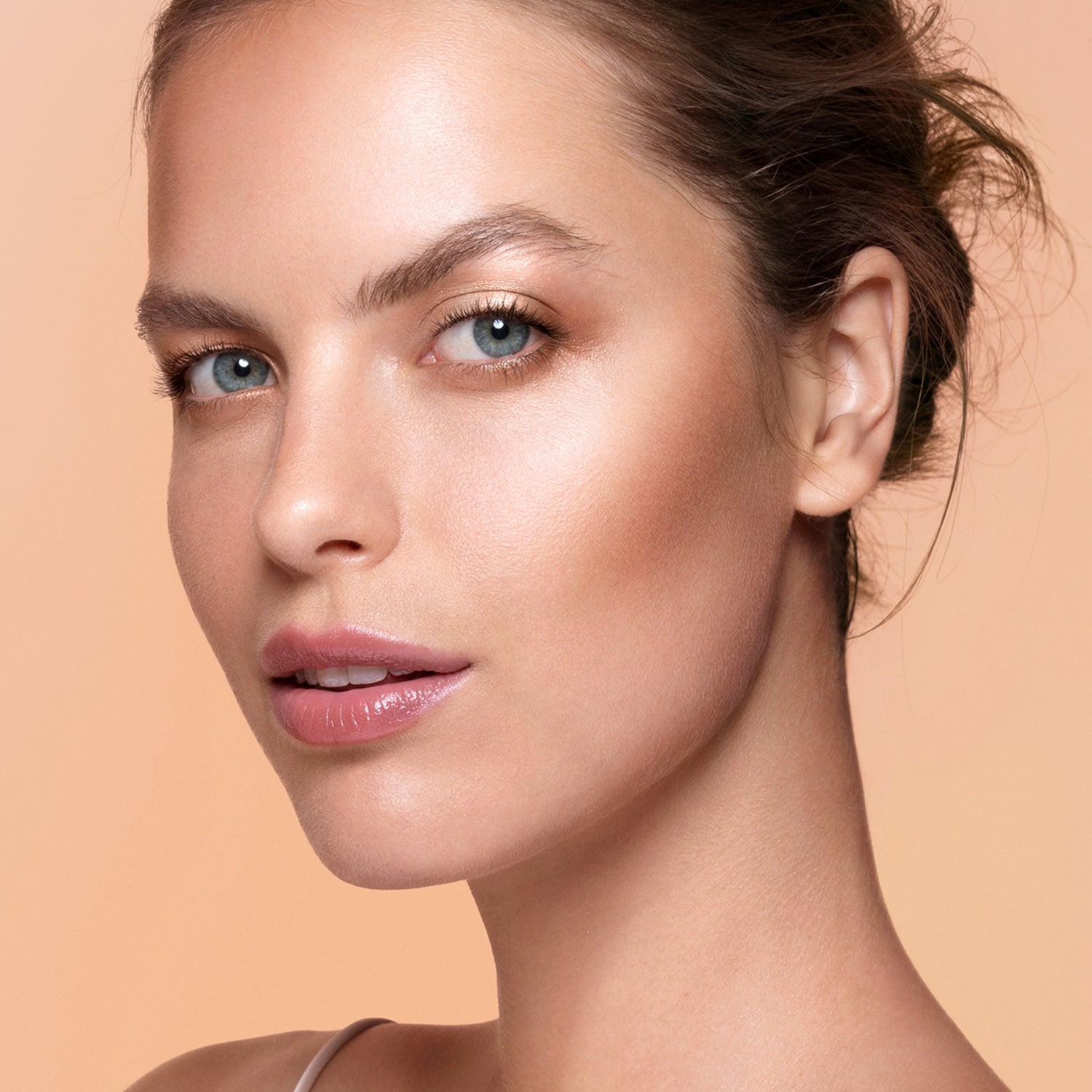 Limited edition Chantecaille Cosmos Collection Lip Chic (Limited Edition) Color/Shade variant: Ceylon model image .
