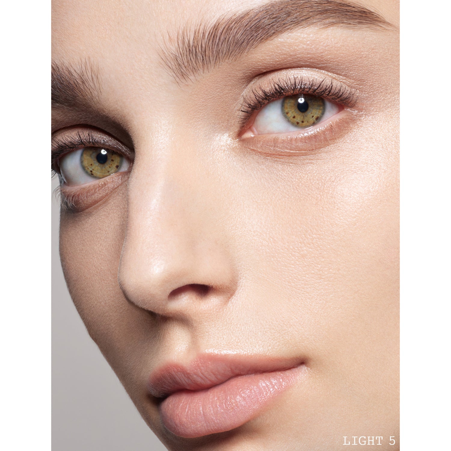 Pat McGrath Labs Skin Fetish Sublime Perfection Foundation Color/Shade variant: L5 model image . This product is for light complexions