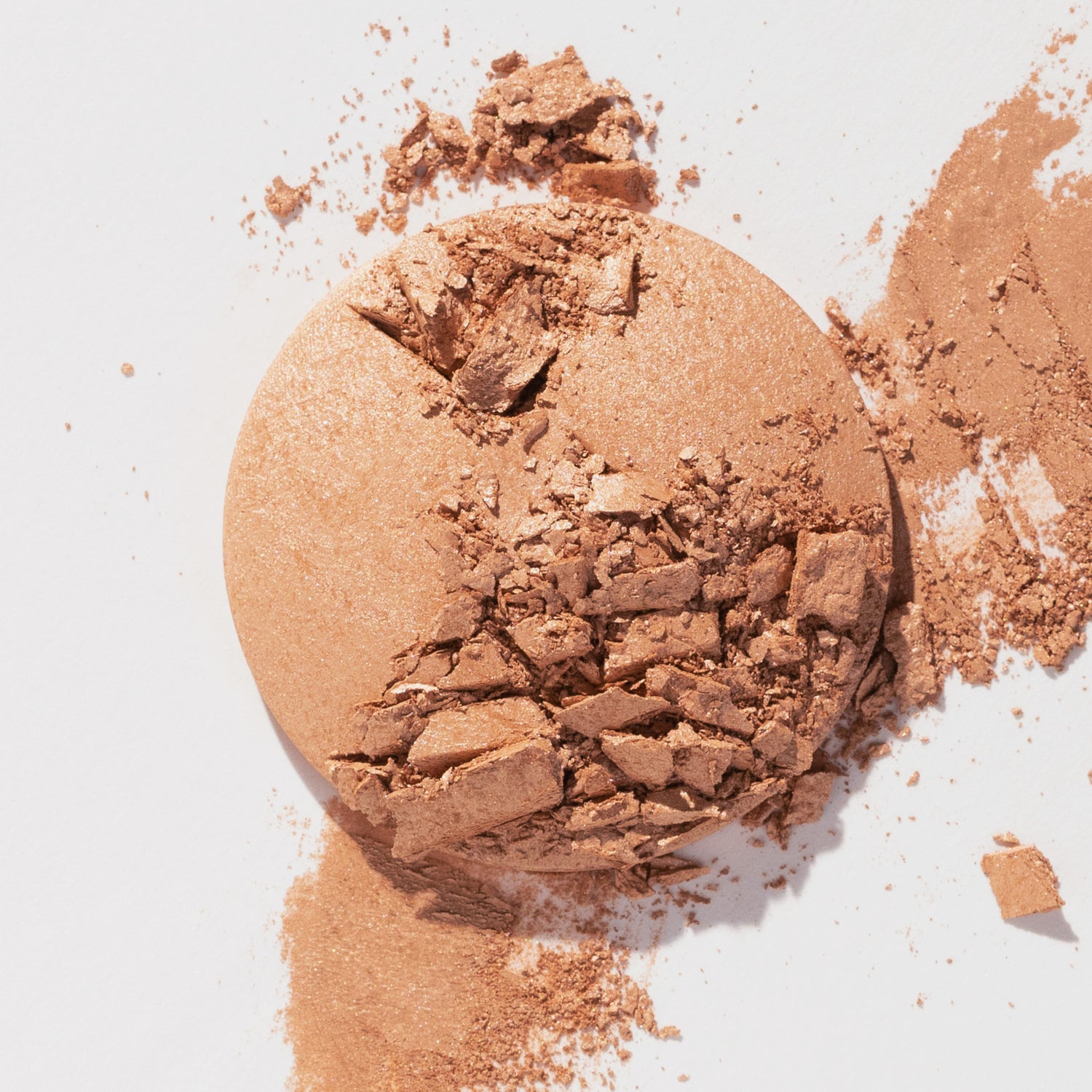 Kosas The Sun Show Moisturizing Baked Bronzer Color/Shade variant: Light swatch image . This product is for light complexions