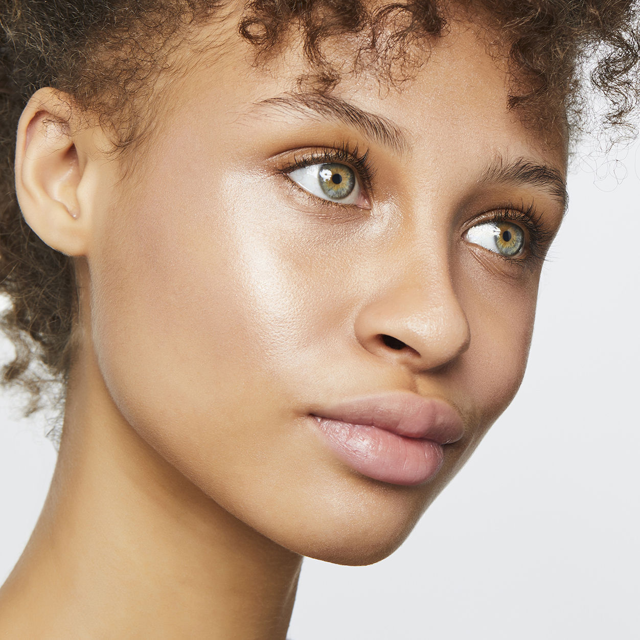 Model image of Trish McEvoy Beauty Booster Soothe and Illuminate Cream variant: 0.5 oz