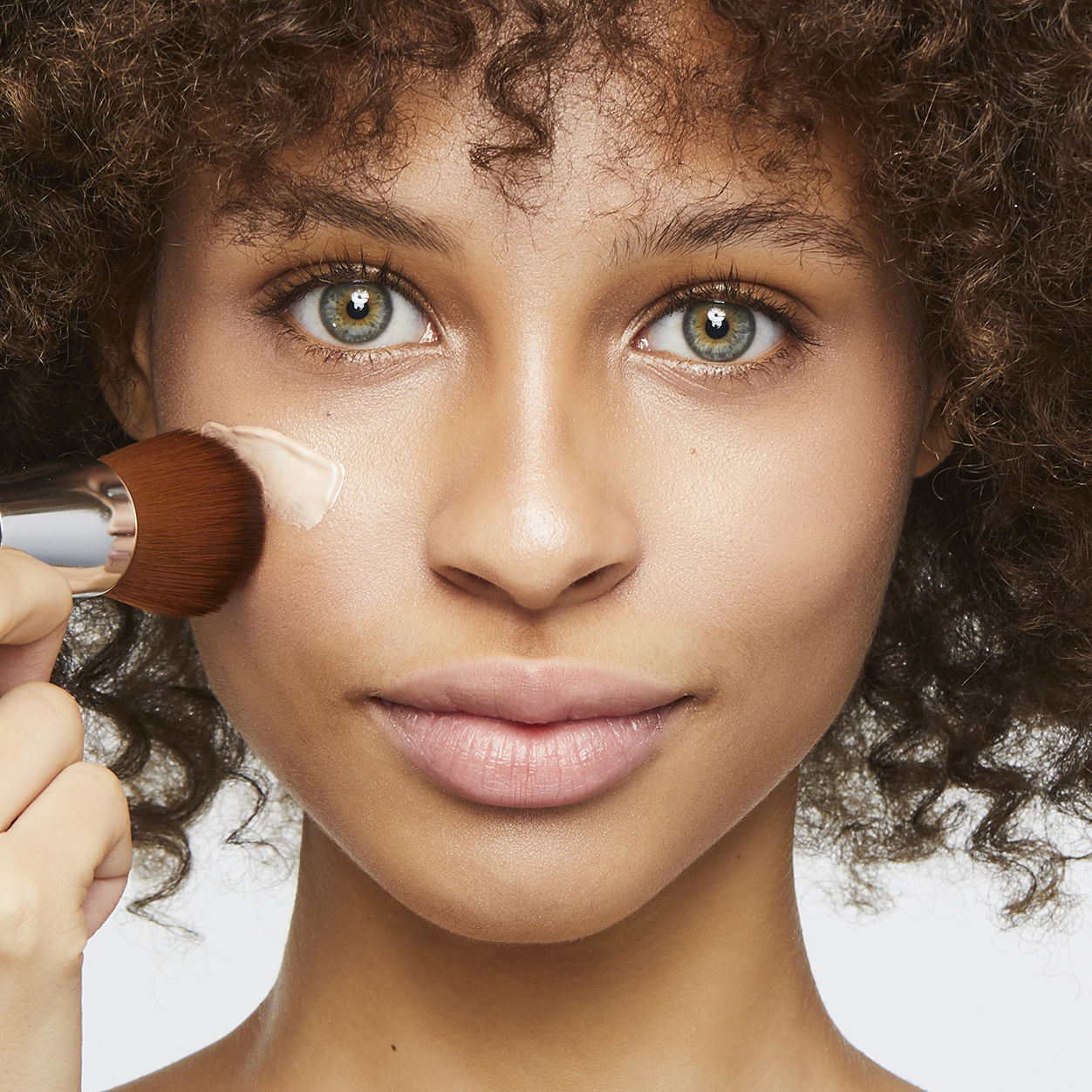 Model image of Trish McEvoy Beauty Booster Soothe and Illuminate Cream variant: 0.5 oz