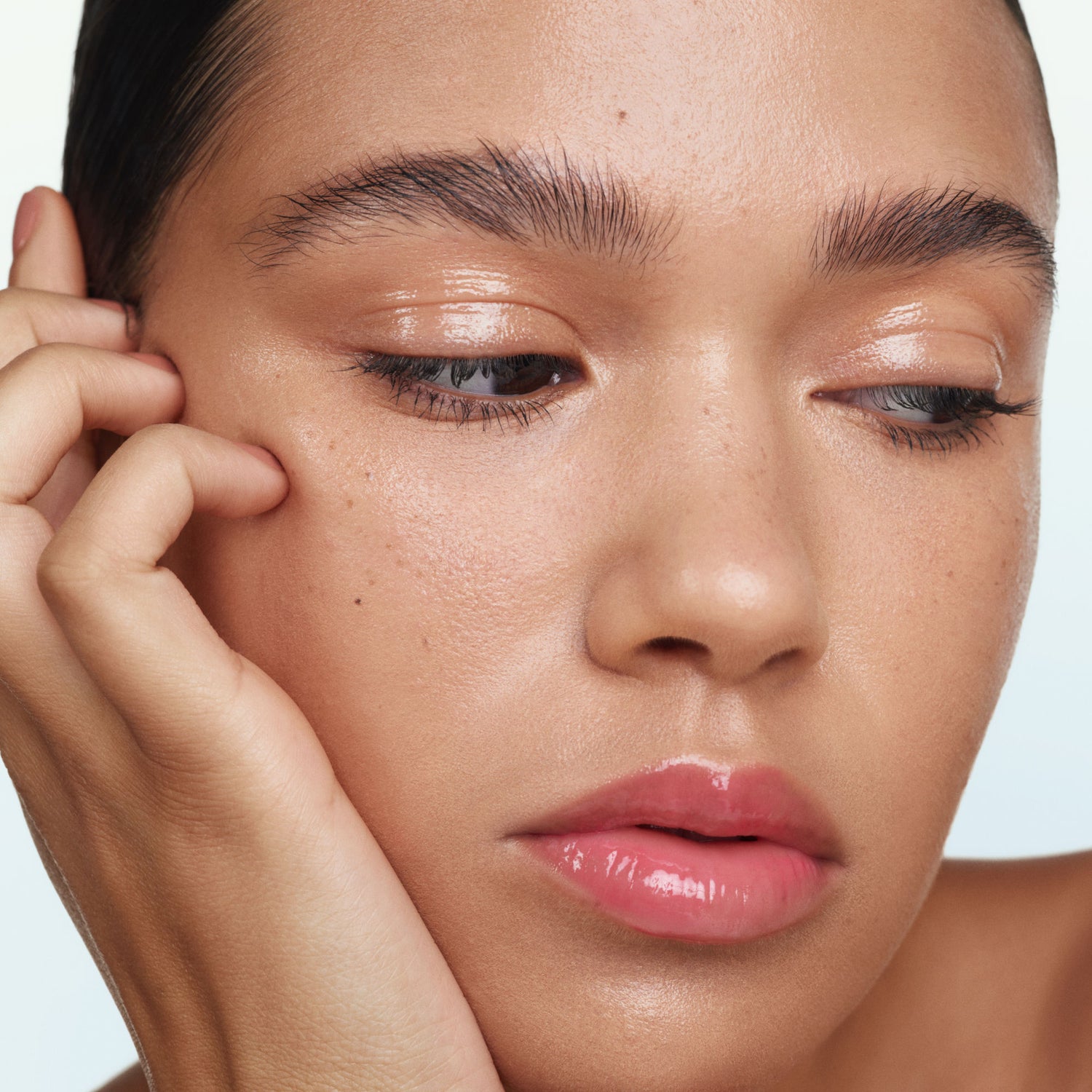 Model image of U Beauty Super Tinted Hydrator variant: 07