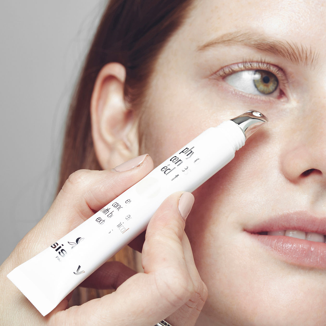 Model image of Sisley Paris Phyto-Cernes Eclat Eye Concealer variant: 1