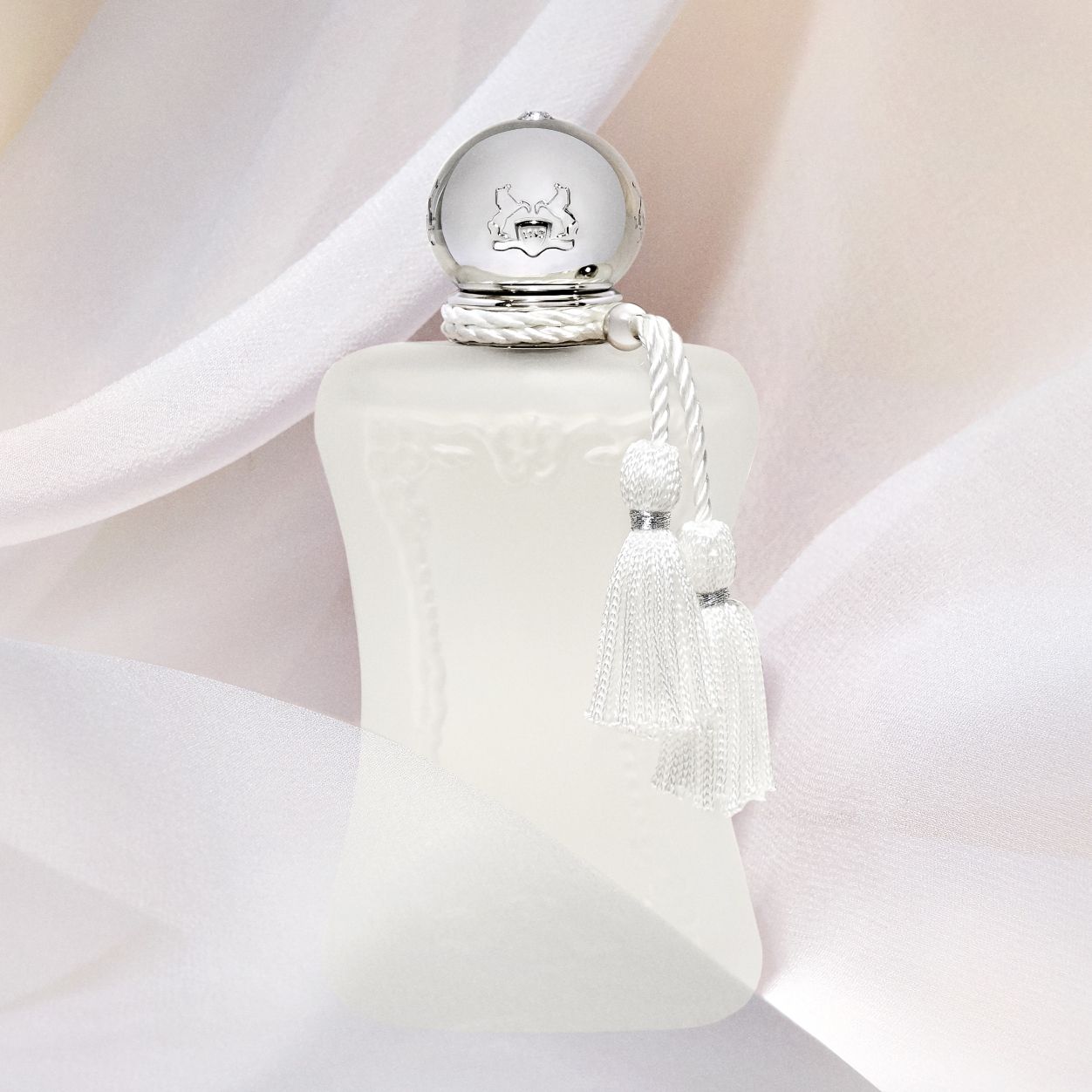 Lifestyle image of Parfums de Marly Valaya Eau de Parfum variant: 1.01 fl oz