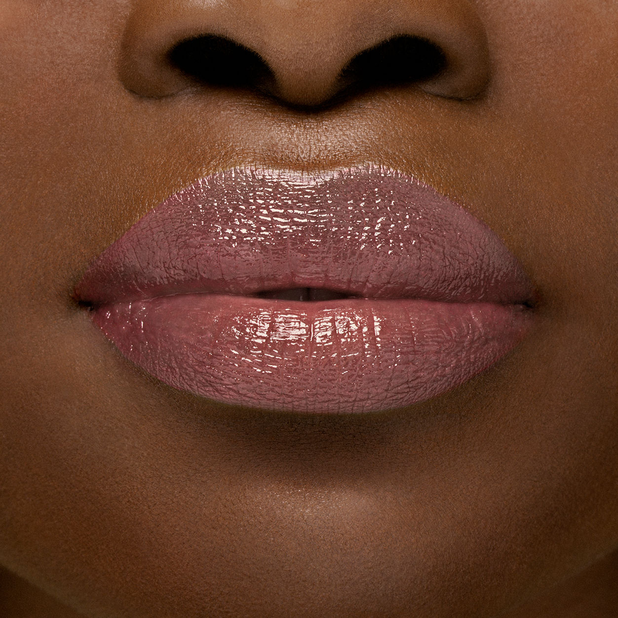 Model image of Sisley Paris Phyto-Lip Twist variant: 11 Litchi