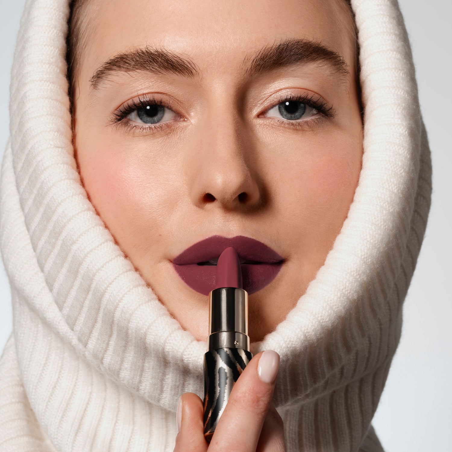 Model image of Sisley-Paris 12 Beige Crush variant: 12 Beige Crush