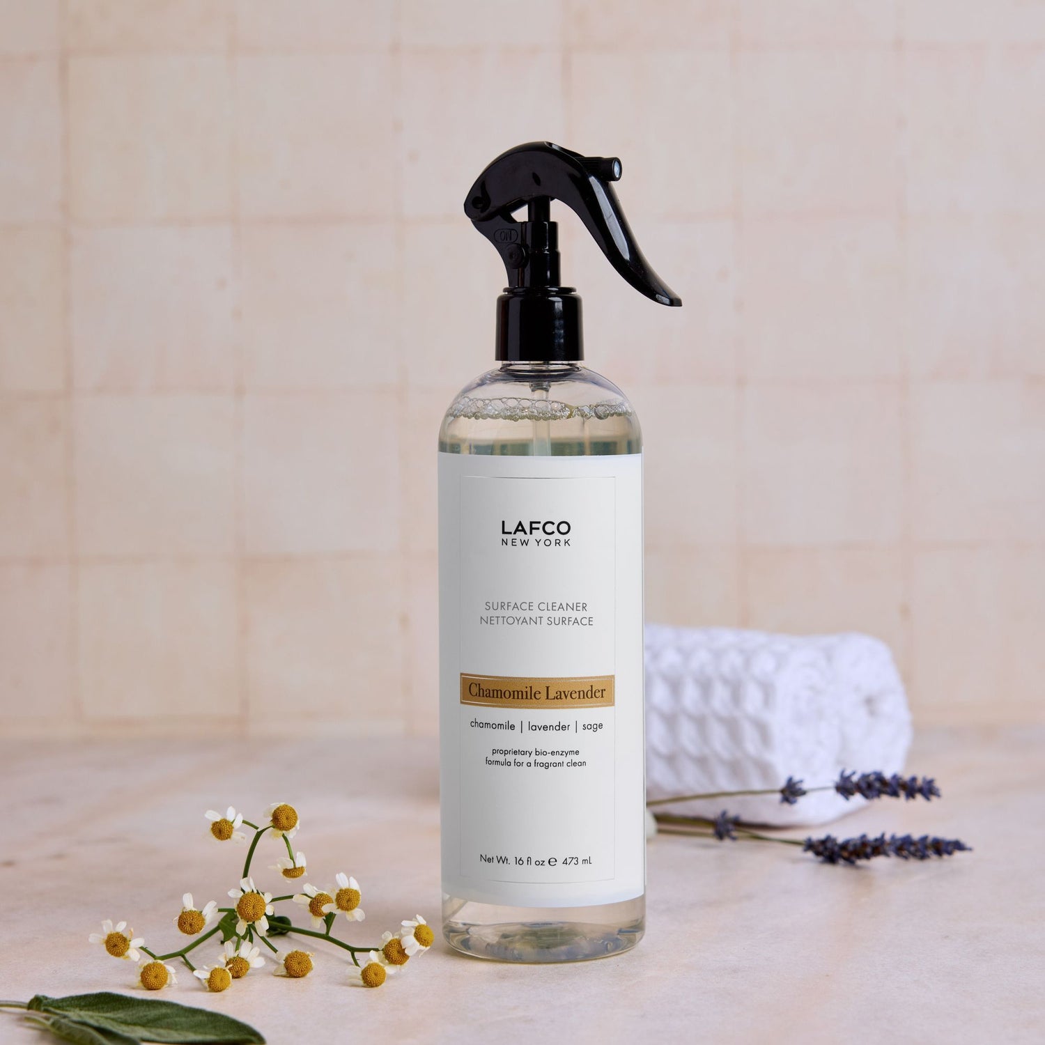 Lifestyle image of variant: 16 fl oz