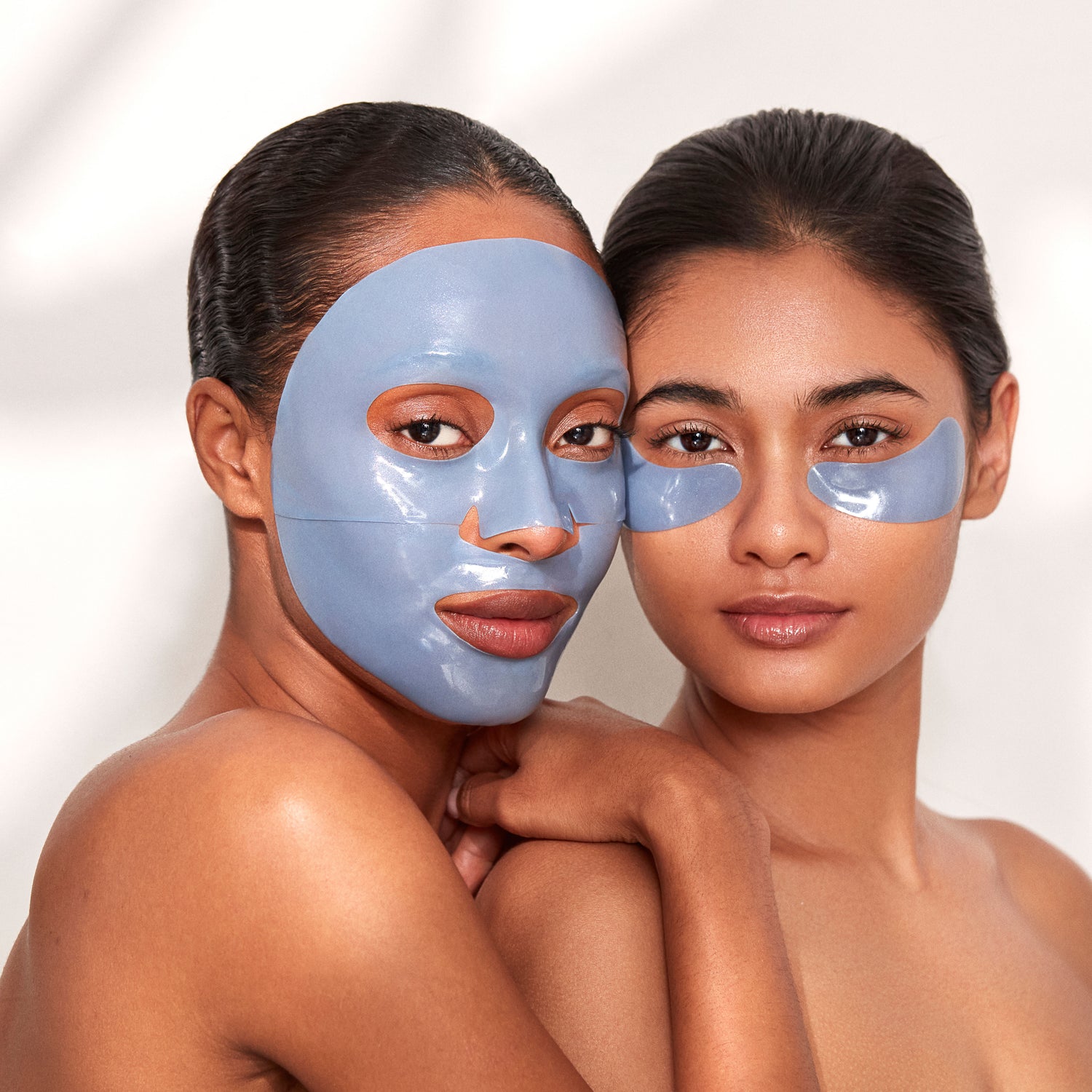 Model image of 111SKIN Cryo De-Puffing Facial Mask Set variant: 5 Treatments