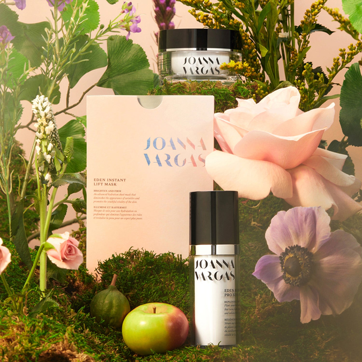 Joanna Vargas Eden Instant Lift Mask Size variant: 5 Treatments lifestyle image 2 .