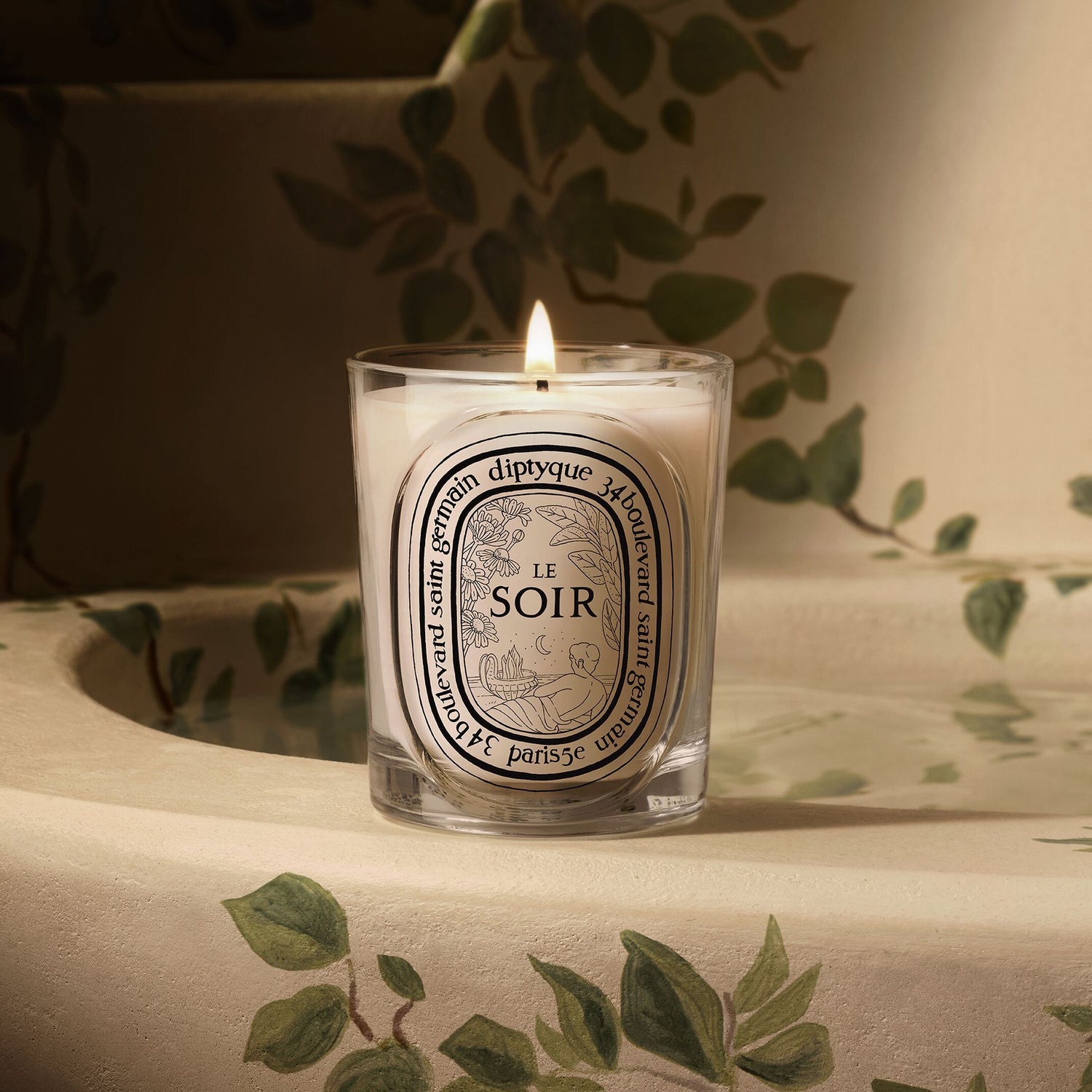 Lifestyle image of variant: 6.7 oz (Classic)