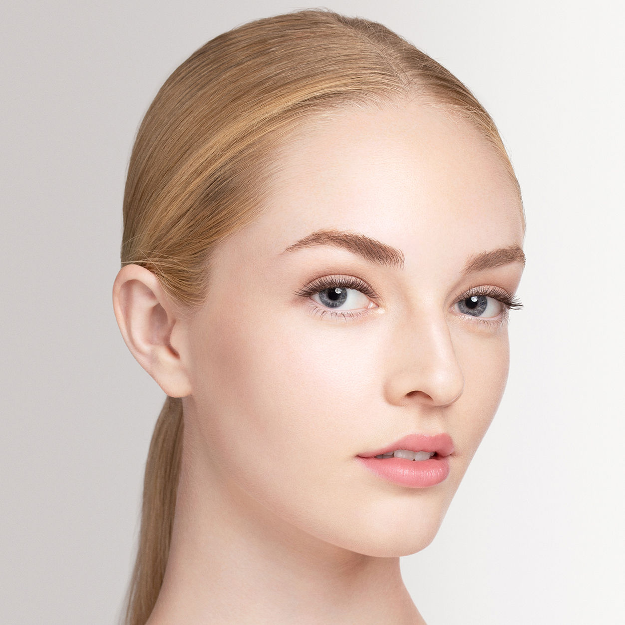 Model image of Chantecaille Future Skin Cushion Skincare Foundation variant: Aura