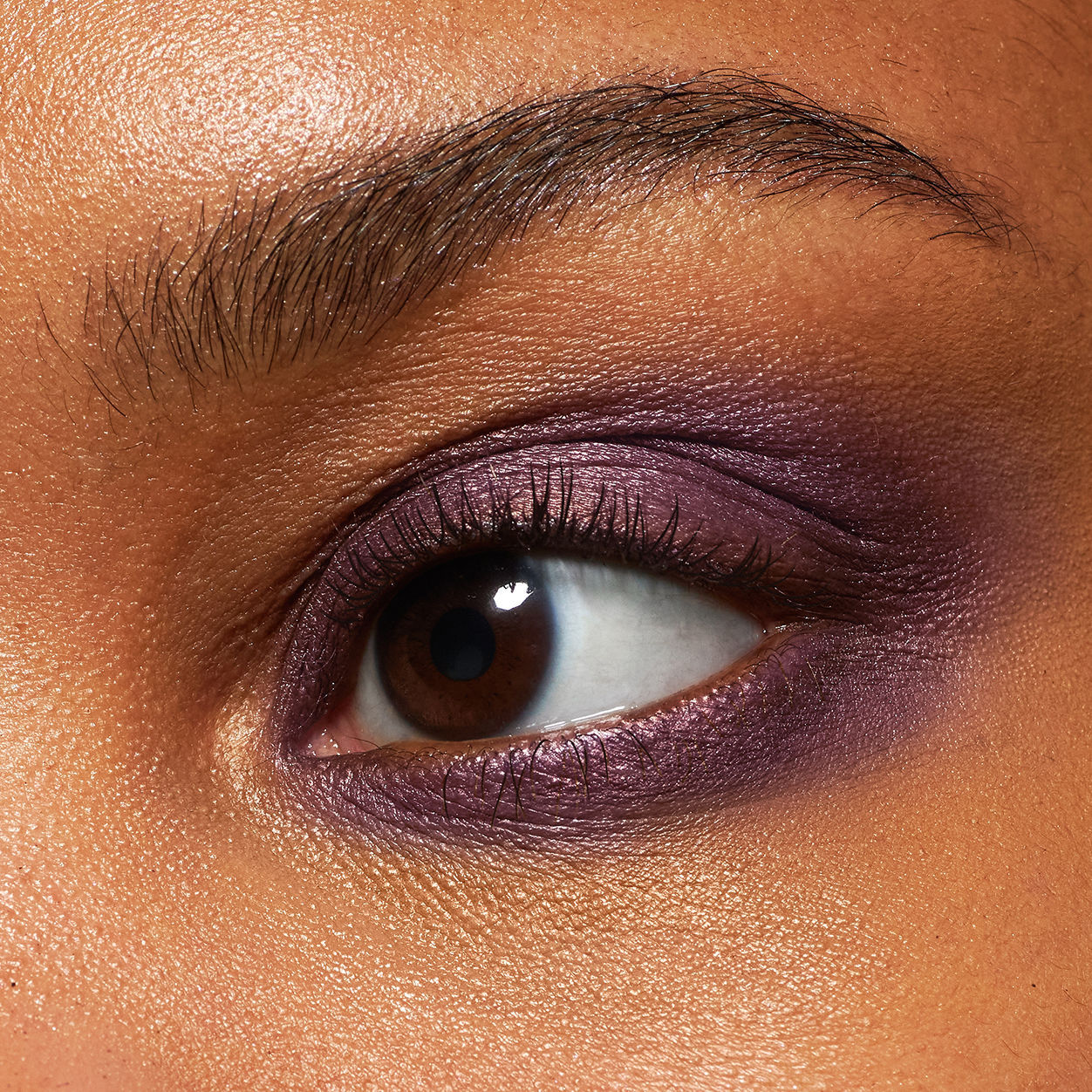 Model image of Neen Pretty Shady Pressed Pigment variant: Beet
