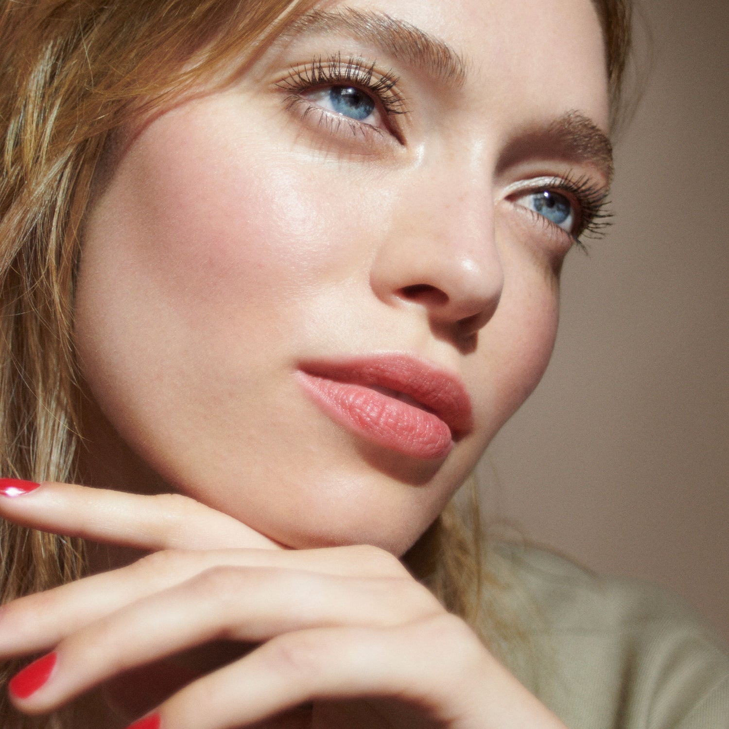 Model image of Kjaer Weis Im-Possible Mascara variant: Black