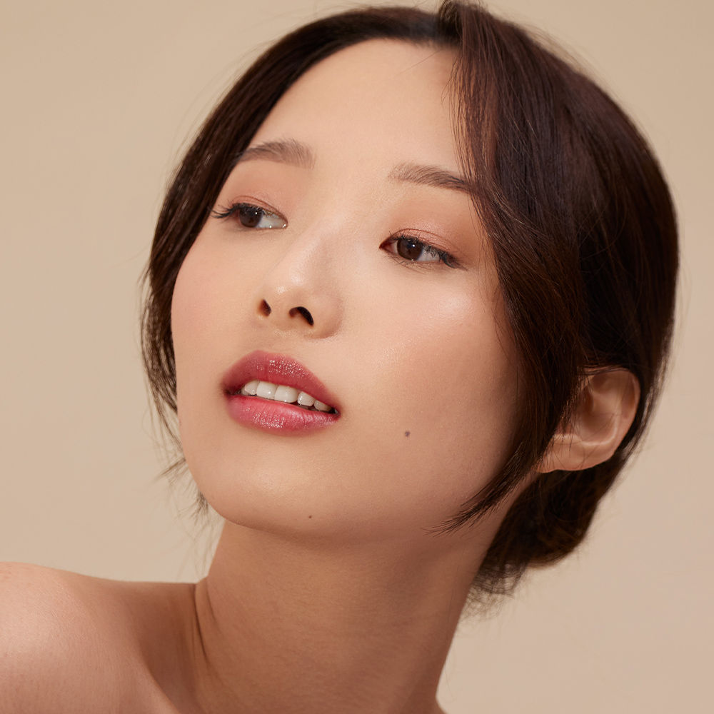 Model image of Henne Organics Luxury Lip Tint variant: Blissful