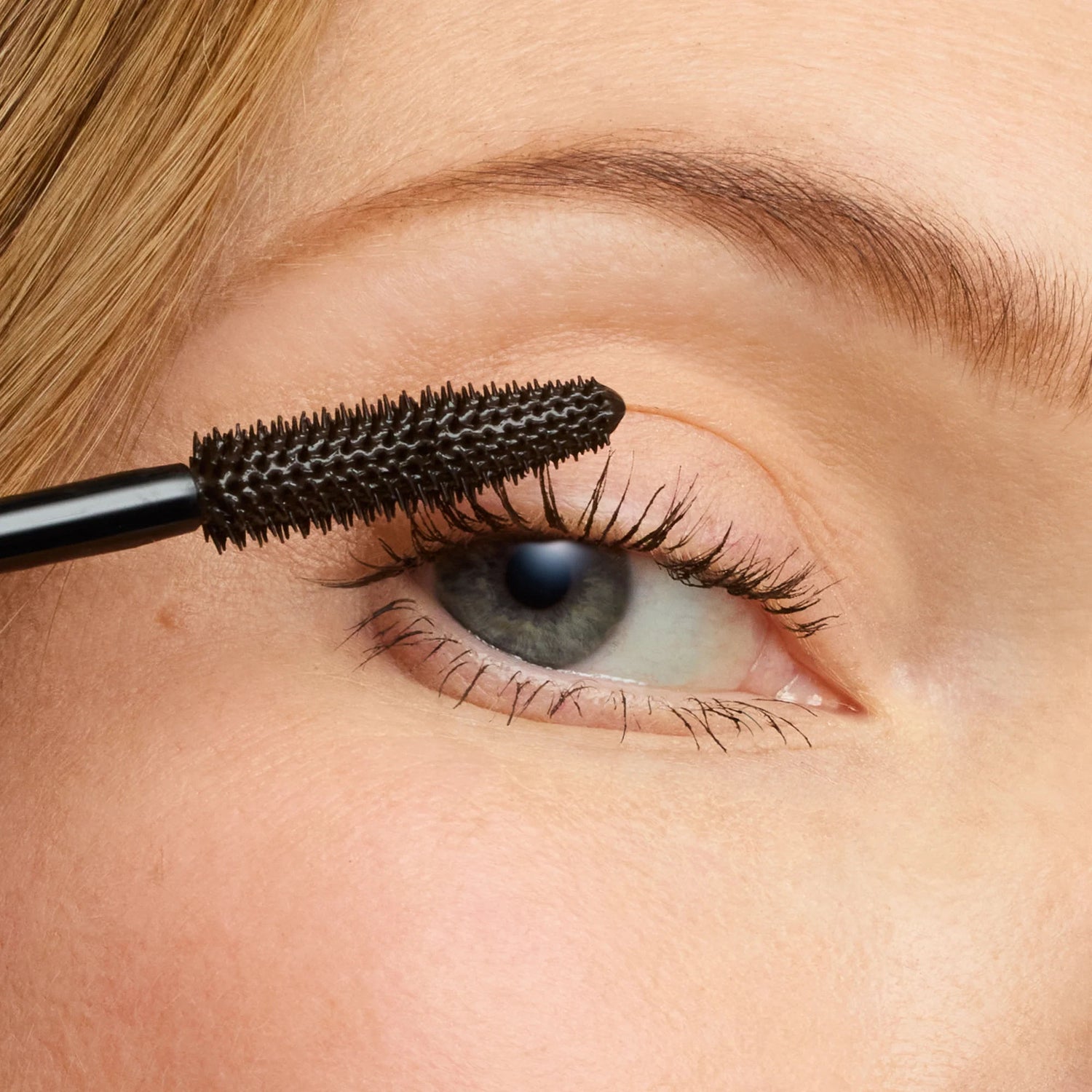 Model image of Jane Iredale Lash Fixation Length & Definition Tubing Mascara variant: Brown