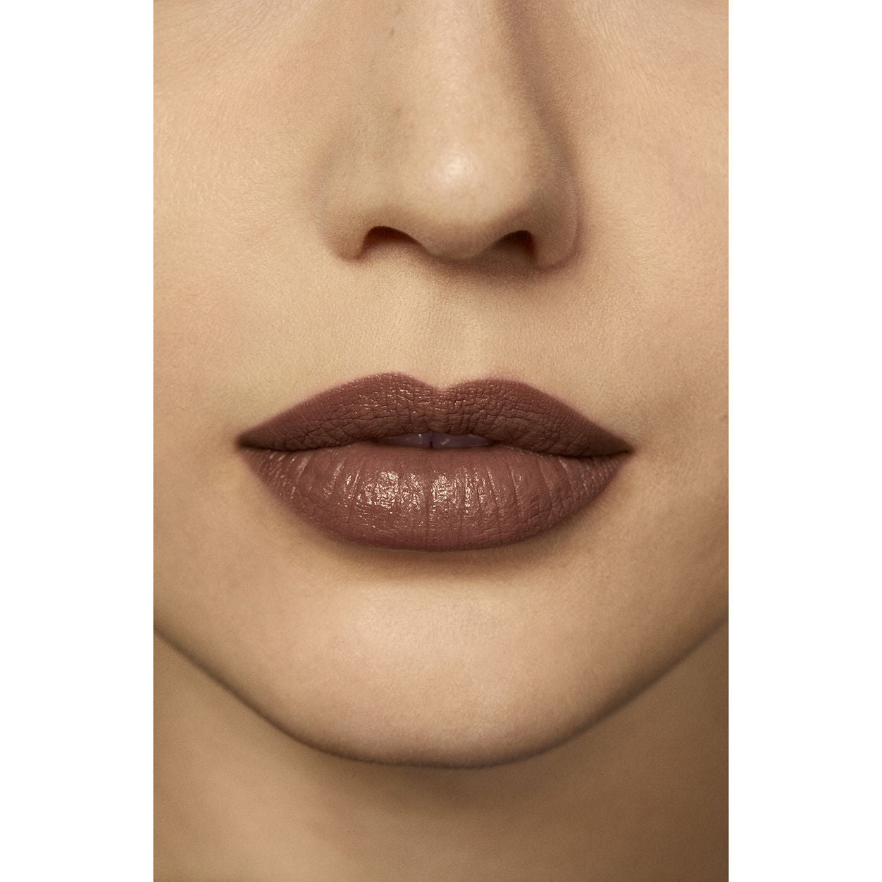 Model image of Laura Mercier Rouge Essentiel Silky Crème Lipstick variant: Brun Naturel