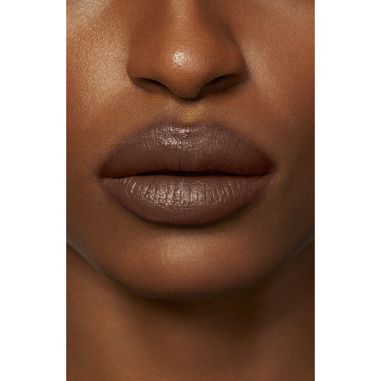 Model image of Laura Mercier Rouge Essentiel Silky Crème Lipstick variant: Brun Naturel