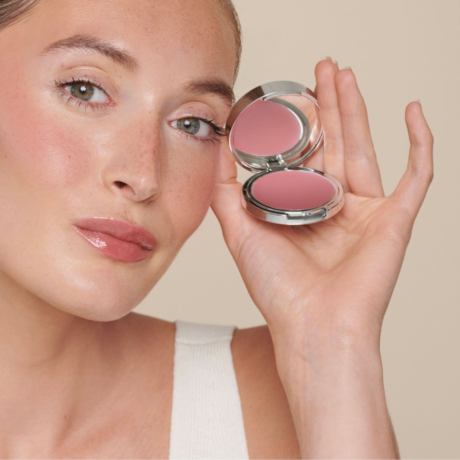 Model image of Rodial Cream Blush variant: Cashmere Pink
