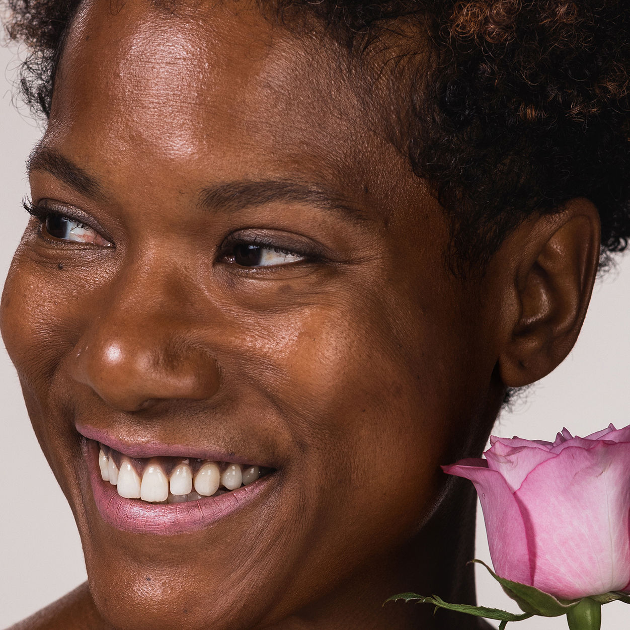 Model image of Ogee Full Bloom Sculpted Lipstick variant: Cezanne