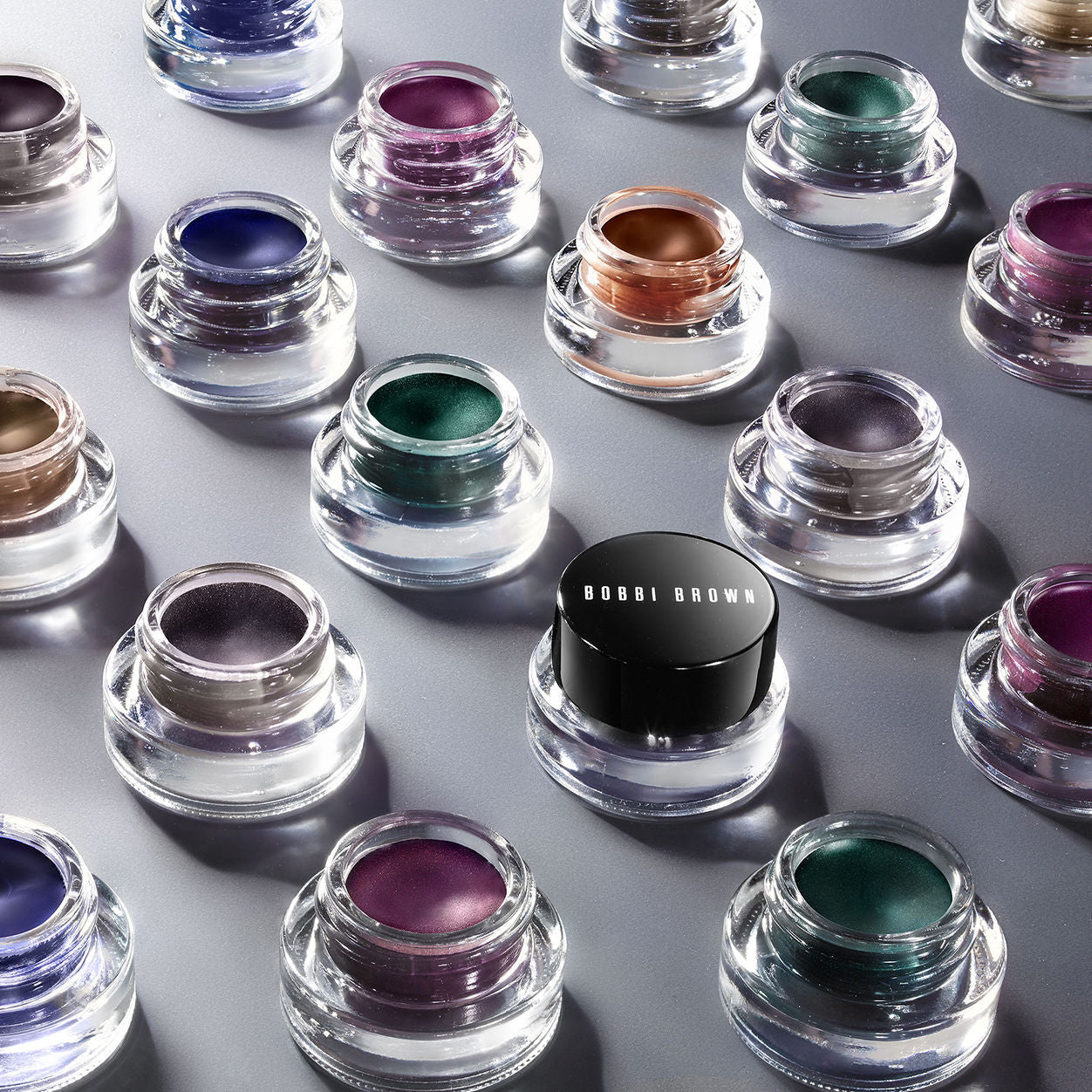 Lifestyle image of Bobbi Brown Long Wear Gel Eyeliner variant: Chocolate Shimmer