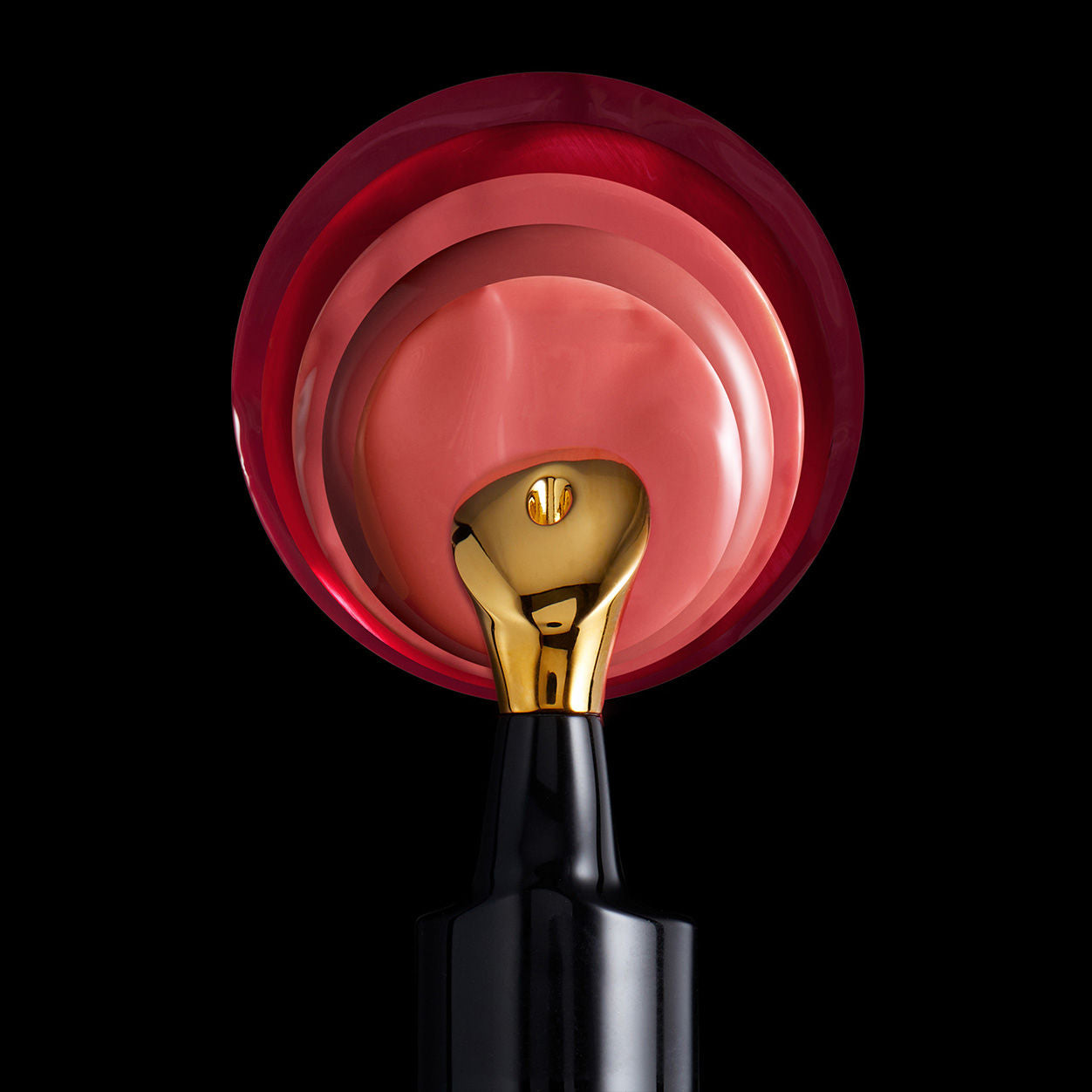 Lifestyle image of Hourglass No. 28 Lip Treatment Oil variant: Clear