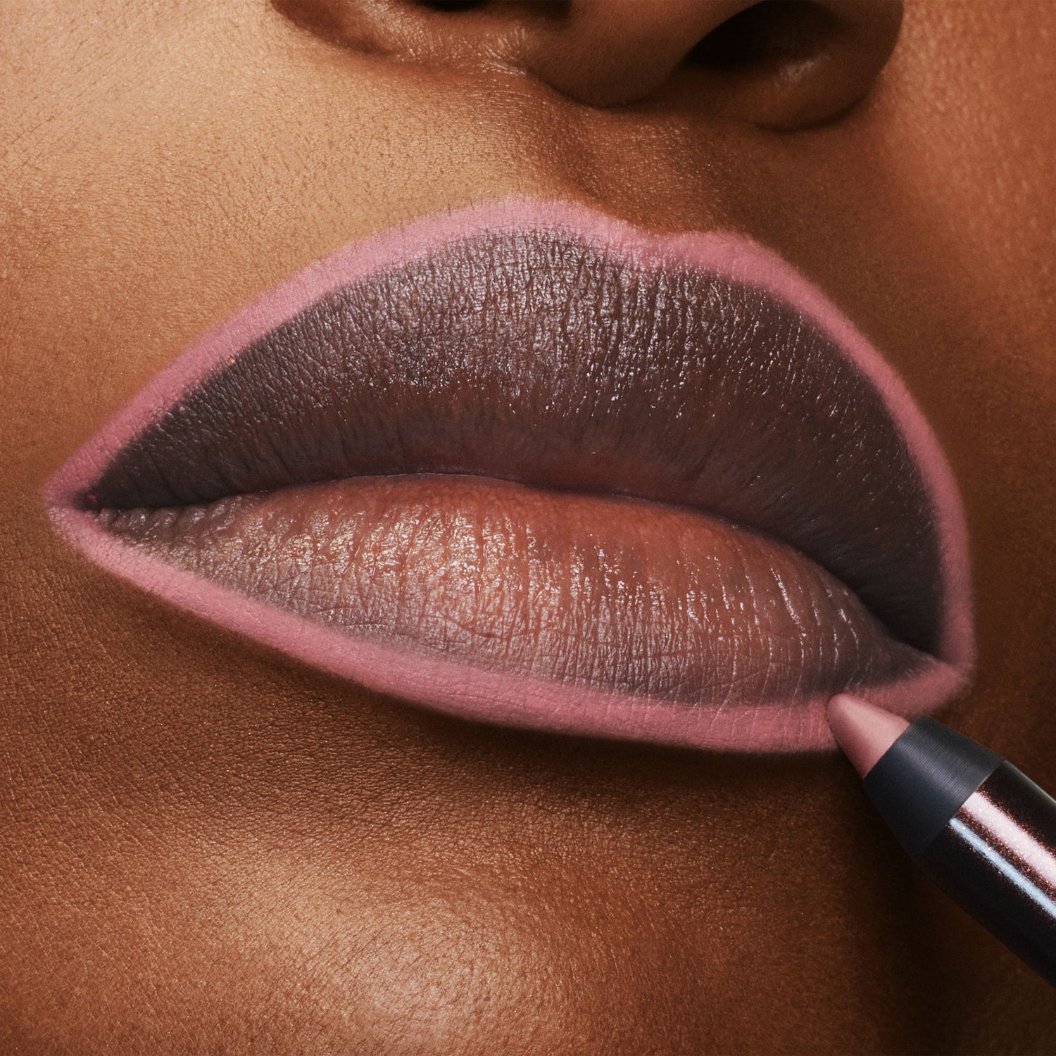 Model image of Tom Ford Runway Lip Liner Pencil in Matte variant: Close-up