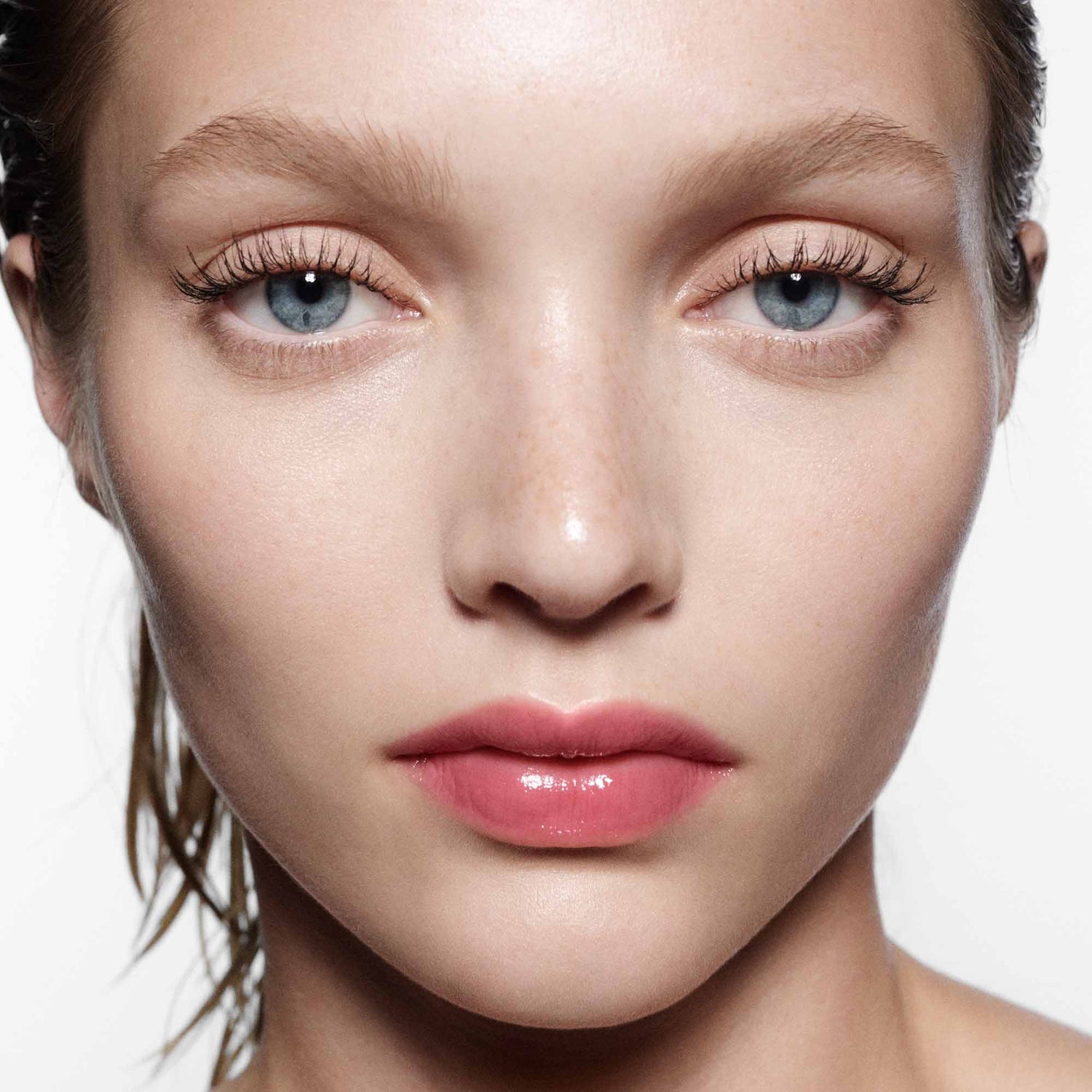 Model image of Victoria Beckham Beauty Posh Balm variant: Colette