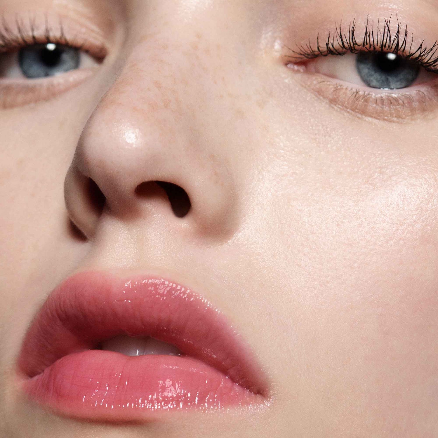 Model image of Victoria Beckham Beauty Posh Balm variant: Colette