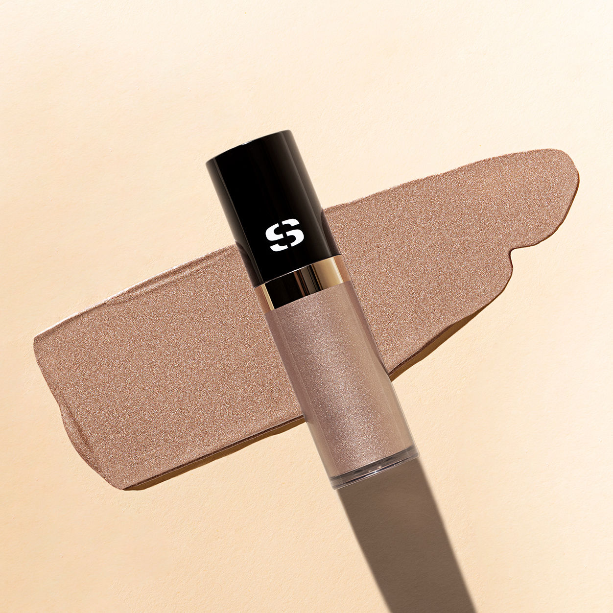 Lifestyle image of variant: Copper