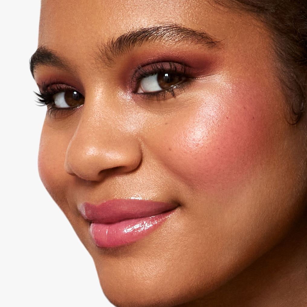 Model image of Neen Going Rouge Cream Cheek and Lip variant: Coy
