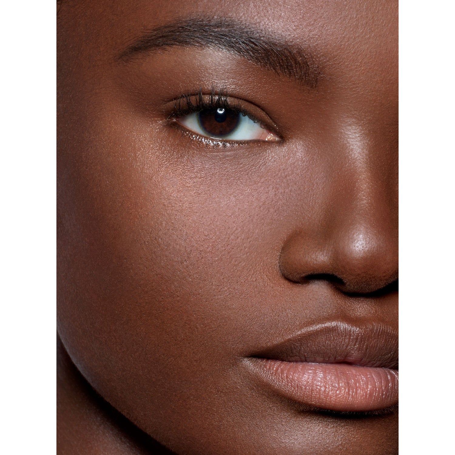 Model image of Pat McGrath Labs Sublime Perfection Full Coverage Concealer variant: D33