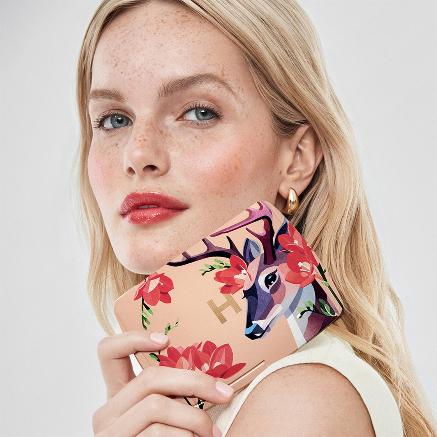 Image of a closed Hourglass Ambient Lighting Edit - Unlocked (Limited Edition) variant: Deer