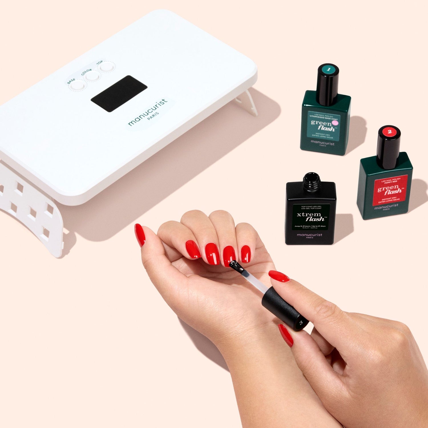 Lifestyle image of Manucurist Xtrem Flash Long-Lasting Gel Nail Polish Top Coat variant: Default Title