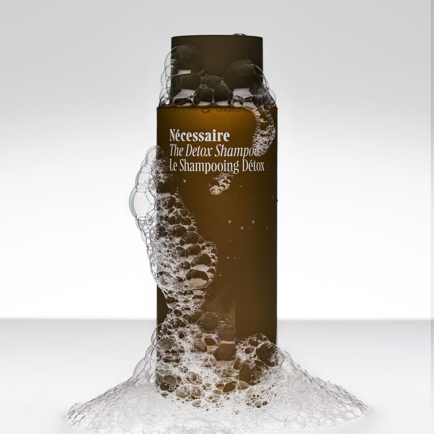 Lifestyle image of The Detox Shampoo variant: Default Title
