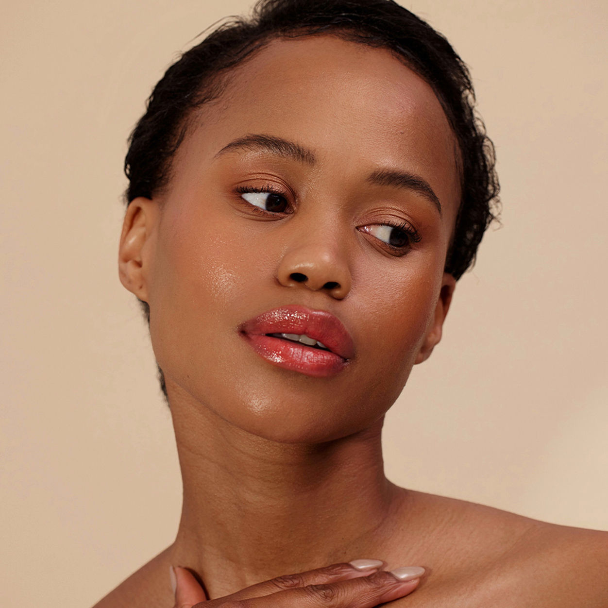 Model image of Henne Organics Luxury Lip Tint variant: Desire