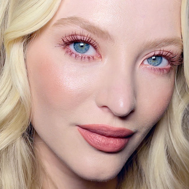 Model image of Charlotte Tilbury Pillow Talk Push Up Lashes Mascara variant: Dream Pop